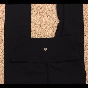 Lululemon wunder under high rise 1/2 tight size 4